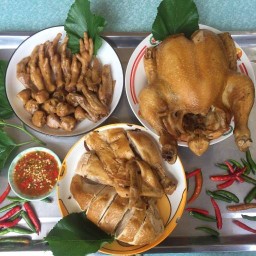 ไก่ต้มน้ำปลา พารวย