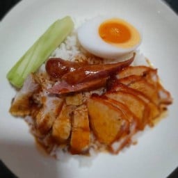 ข้าวหมูแดงนายเอก