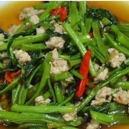 ผัดผักบุ้งหมูสับ