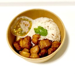 ข้าว หมู3ชั้นทอดน้ำปลา