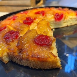 เค้กอัพไซด์ดาวน์ สับปะรด เชอรี่