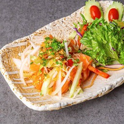 ยำแซลมอน.