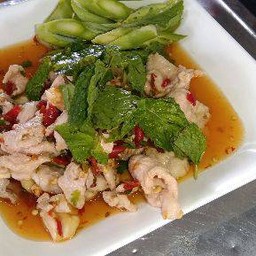 ยำหมูมะนาว