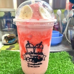สตอเบอรี่ปั่นนมสด-กล้วยหอม