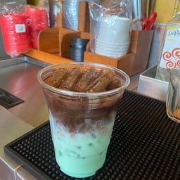 Mos coffee & Smoothie หาดจอมเทียน