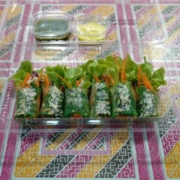 สลัดโรลยำสาห่ราย