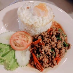 พี่อ้วนรถถัง อาหารตามสั่ง