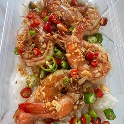 ข้าวกุ้งกระเทียมพริกขี้หนู