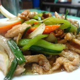 ผัดพริกหยวก (กับข้าว) รบกวนคุณลูกค้าเลือกเนื้อสัตว์จ้า🙏