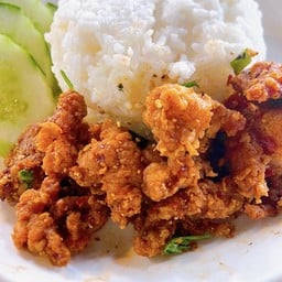 ข้าวหอม + ยำหมูทอดแซ่บ
