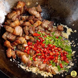 สามชั้นคั่วพริกเกลือ กับข้าว