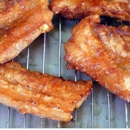 ข้าวโปะหมูสามชั้นทอด