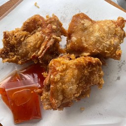 สะโพกไก่ทอดกรอบ 3 ชิ้น