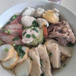 ส้มตำหลวงทีปข้างโรงพยาบาลกรุงเทพ(เจ้าเก่าเจ้าเดิม)