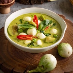 แกงเขียวหวานลูกชิ้นปลาภูเก็ต