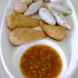 Boiled Mixed Fish Balls + Seafood Sauce