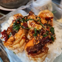 ข้าวผัดกะเพรากุ้ง