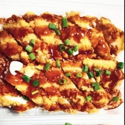 ข้าวไก่กรอบราดซอสทงคัตสึ