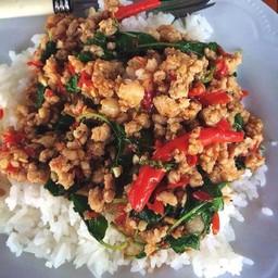 กะเพราหมูสับ