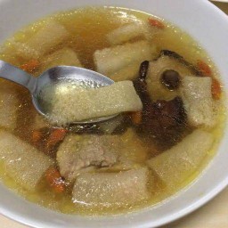 แกงจืดเห็ดตุ๋นยาจีน