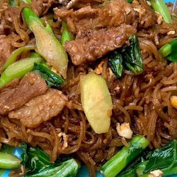 ผัดซีอิ๊วเส้นเล็ก