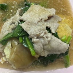 ราดหน้าเส้นใหญ่ใส่ไข่