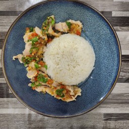 ข้าวกระเพราหมูนุ่ม