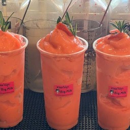 สตอเบอรรี่สมูทตี้