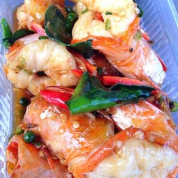 ข้าวราดผัดพริกเผากุ้ง