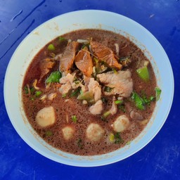 เกาเหลาเนื้อน้ำตก