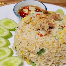 ข้าวผัดปลาเค็ม