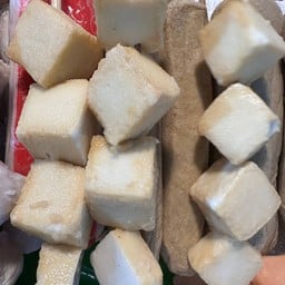 มหารวย ลูกชิ้นทอด ตลาดโชคพิชัย