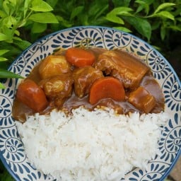 ข้าวแกงกระหรี่หมูนุ่ม