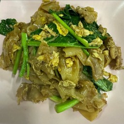 ผัดซีอิ๊วเส้นใหญ่