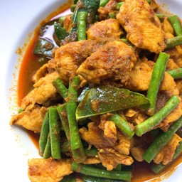 ข้าวราดผัดเผ็ดไก่