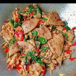 ข้าวราดกระเพราตับหมู