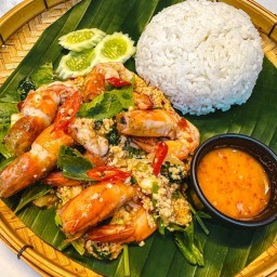 ข้าวกุ้งผัดผงกะหรี่ (น้ำจิ้มซีฟู้ด)