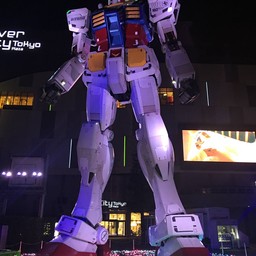 Unicorn Gundam Statue