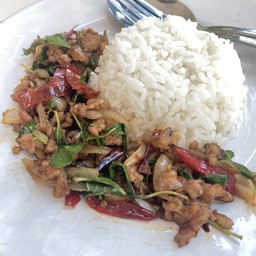 กระเพราหมูสับ