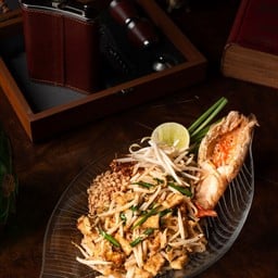 ผัดไทยกุ้งแม่น้ำ