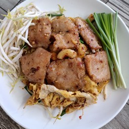 มักกะโรนีผัดไทยหมูหมักนุ่ม ผัดคลุก รสจัดจ้าน