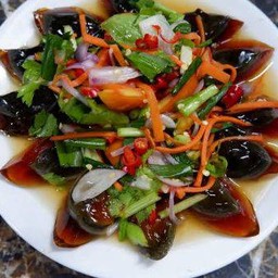 ยำไข่เยี่ยวม้า - Century Eggs Spicy Salad