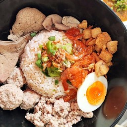 ข้าวต้มแห้งรวมมิตร น้ำจิ้มเต้าเจี๊ยวรสเด็ด