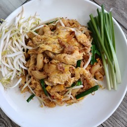 มักกะโรนีผัดไทยหมูสับ ผัดคลุก รสจัดจ้าน