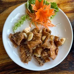 เนื้อปลากะพงทอดน้ำปลา