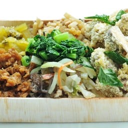 ข้าวกล่องเจ ( อาหารในกล่องจะเปลี่ยนทุกวัน )