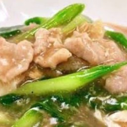 เกาเหลาราดหน้ายอดผัก