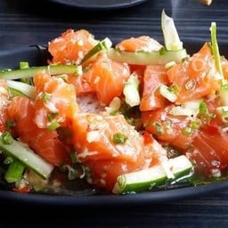 ยำแซลมอน