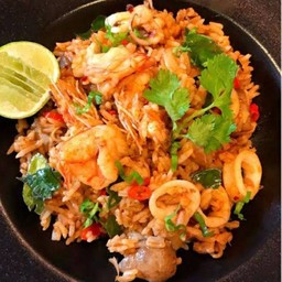 ข้าวผัดต้มยำทะเล
