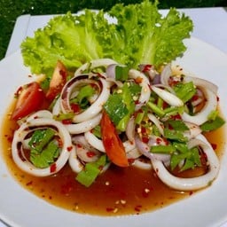 ยำปลาหมึก